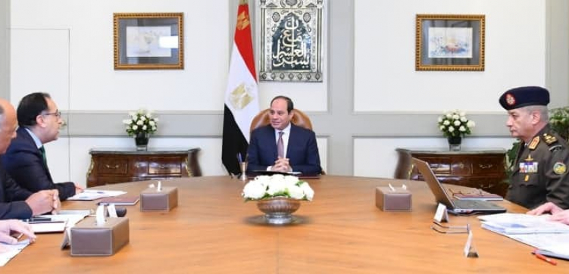 الرئيس السيسي يوجه بمواصلة العمل المكثف لتنمية قطاع الاتصالات في مصر