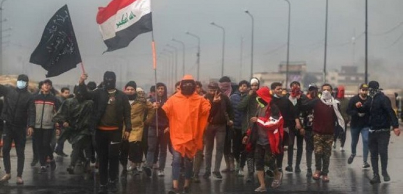 مقتل متظاهر في البصرة ومطالبات بإخراج القوات الأمريكية من العراق
