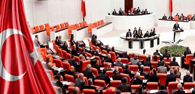 البرلمان التركي يصوت اليوم على إرسال دعم عسكري للسراج