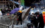 الشرطة بهونج كونج تعتقل المئات خلال احتجاجات باليوم الأول من العام الجديد