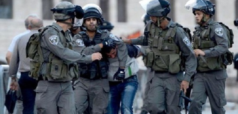 إصابة عشرات الفلسطينين بالاختناق خلال مواجهات مع قوات الاحتلال في الخليل