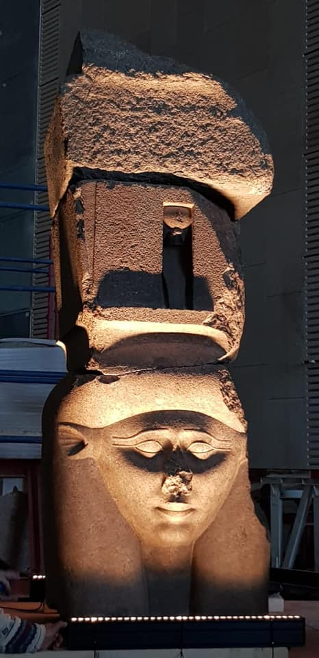 رفع وتثبيت وإضاءة القطع الأثرية الثقيلة بالمتحف المصري الكبير