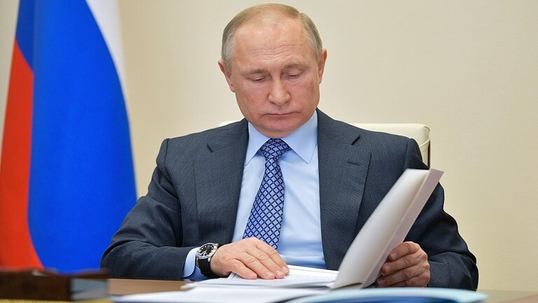 بوتين يوقع قانونا يسمح للأجانب بالحصول على الجنسية الروسية دون التخلي عن جنسيتهم الأصلية