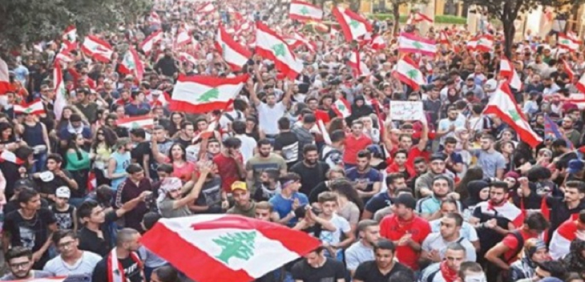 الاحتجاجات الشعبية تعود إلى الشارع اللبنانى جراء التدهور الاقتصادى