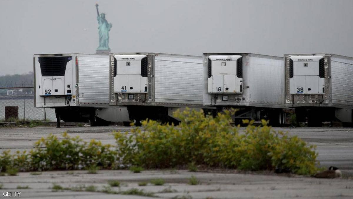 كورونا.. نيويورك تلجأ إلى “مشرحة الشاحنات” لتبريد الجثث
