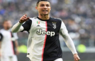 رونالدو أول لاعب كرة قدم يدخل نادي المليارديرات في التاريخ