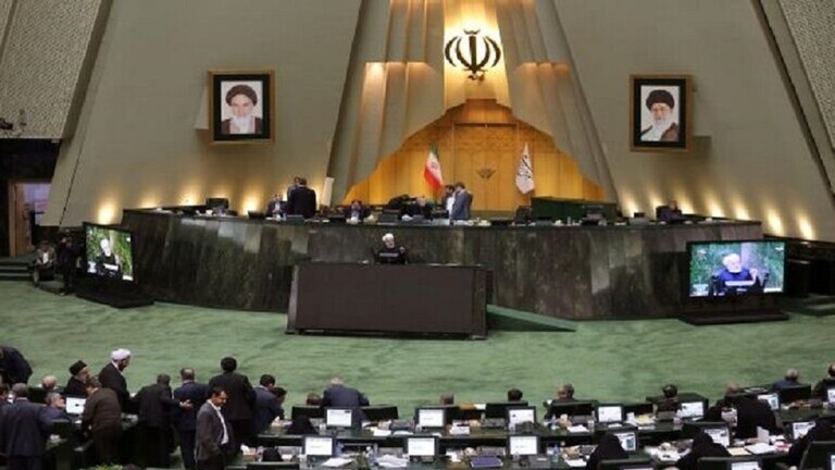 الشورى الإيراني يشدد على ضرورة تعزيز العلاقات الإيرانية الروسية