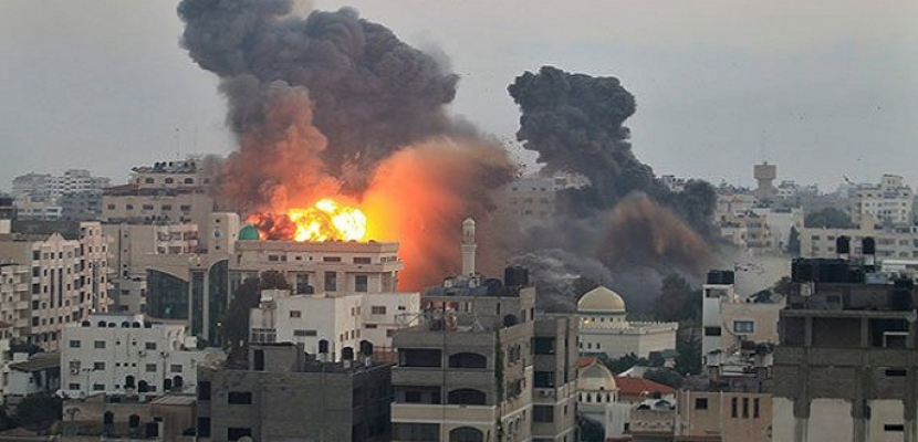 الاحتلال الاسرائيلي يقصف عدة مواقع في قطاع غزة