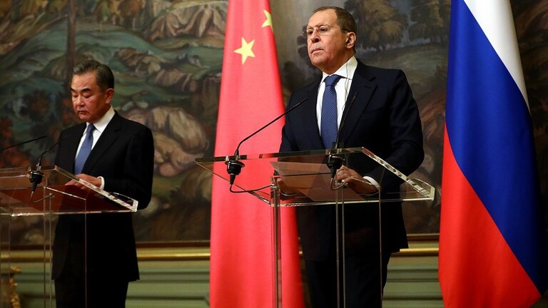 لافروف ساخرا: روسيا تشعر بالإهانة كونها الثانية بعد الصين في القائمة الأمريكية