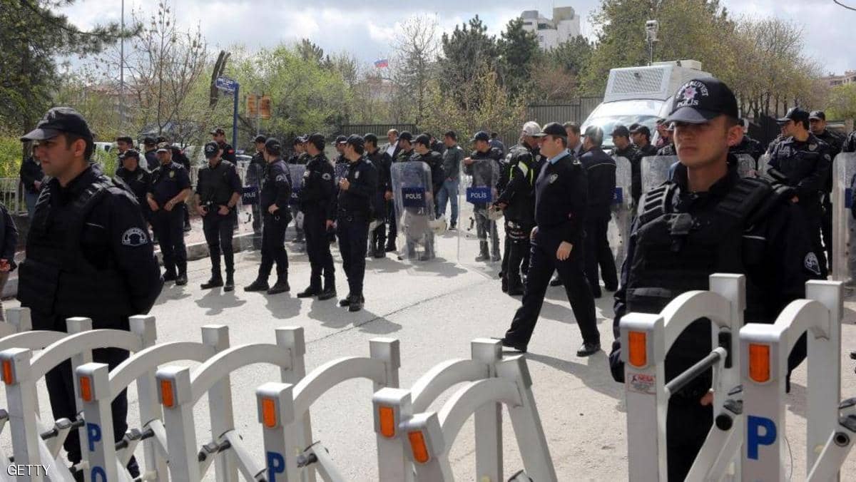 حملة اعتقالات واسعة تطال عشرات الأتراك بتهمة “الإرهاب”
