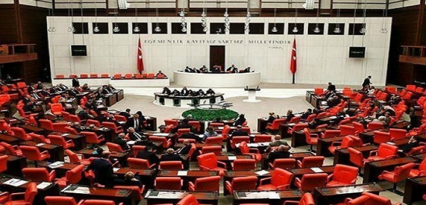 البرلمان التركى يوافق على قانون يزيد الرقابة الحكومية على منظمات المجتمع المدنى