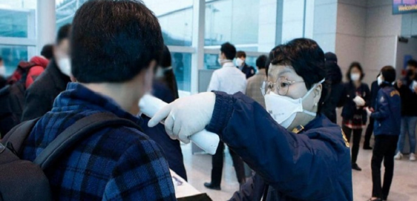 اليابان تعلن رصد سلالة جديدة من فيروس كورونا لدى عشرات المصابين بالبلاد