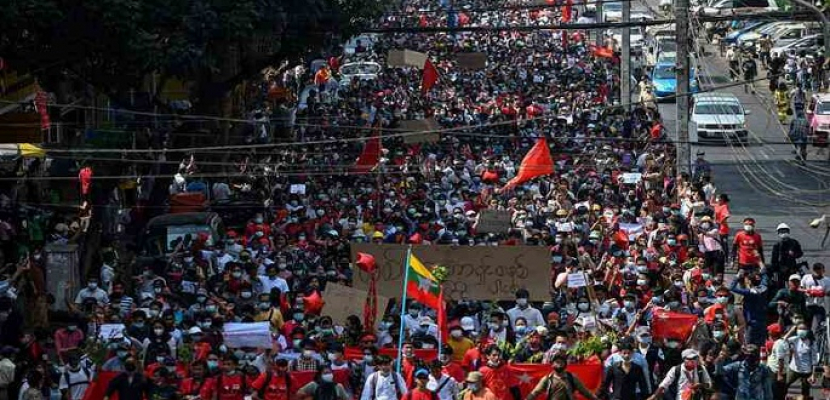 مظاهرات حاشدة في ميانمار للمطالبة بالإفراج عن أونج سان سوتشي
