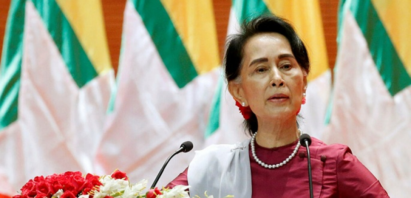 العفو عن زعيمة ميانمار السابقة أونج سان سوكي في 5 اتهامات