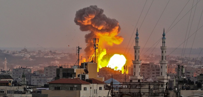 في أول هجوم منذ وقف إطلاق النار .. غارات إسرائيلية تستهدف مواقع لحماس في قطاع غزة
