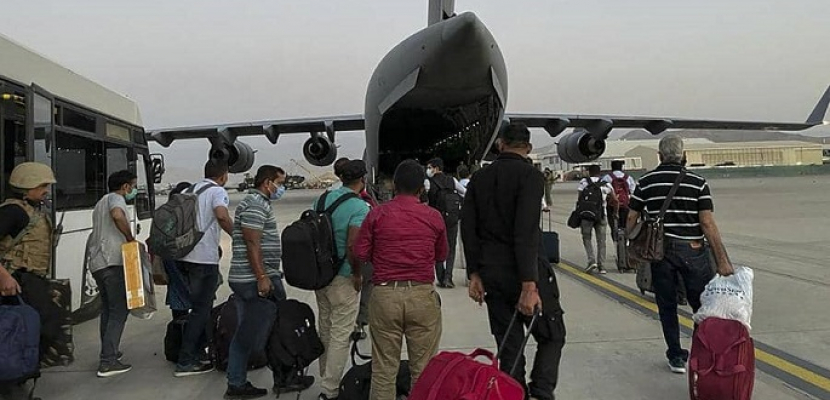 البنتاجون يستأنف عمليات الإجلاء من مطار كابول