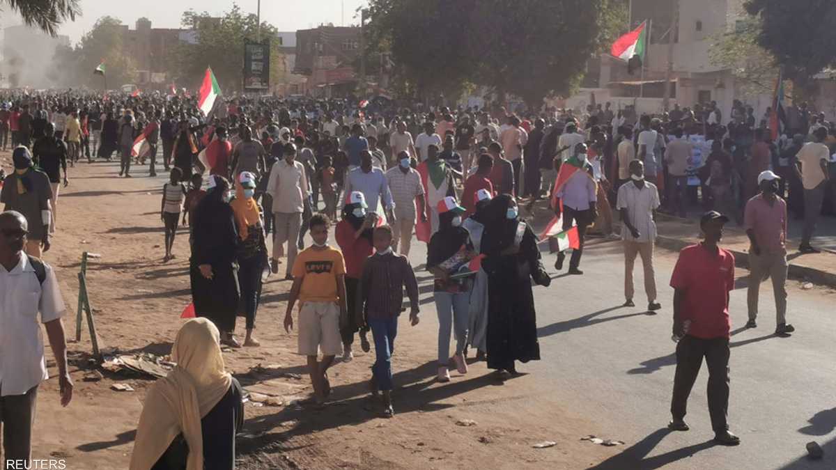 السودان.. الشرطة تطلق الغاز المسيل للدموع على متظاهرين
