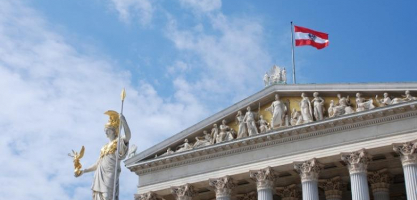 بدء تطبيق الإغلاق العام في النمسا لغير الملقحين ضد وباء كورونا