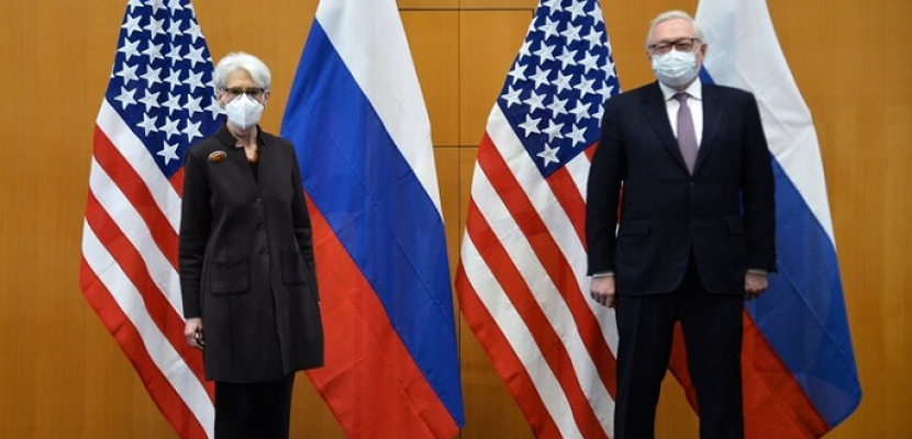 محادثات أمريكية روسية في جنيف.. والناتو يحذر روسيا من غزو أوكرانيا