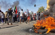 مظاهرات جديدة في السودان.. والأمن يطلق الغاز لتفريق محتجين قرب القصر الرئاسي
