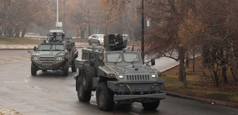 رغم وعد بوتين لماكرون.. قوات روسية تبدأ مناورات تكتيكية بالقرب من حدود أوكرانيا