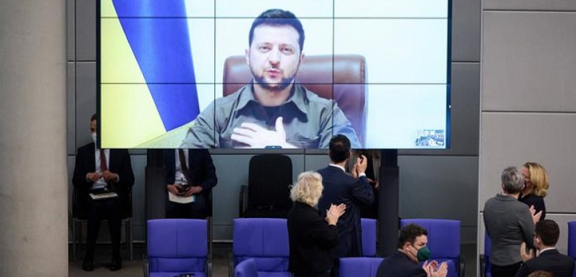 خلال مؤتمر “إعادة إعمار أوكرانيا” ببرلين.. زيلينسكي يطالب بتغطية عجز الموازنة بـ38 مليار دولار