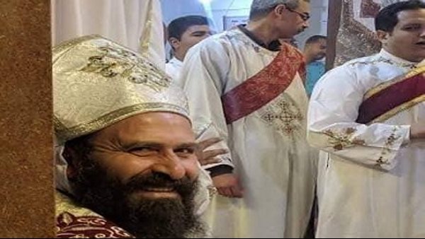 «قومي حقوق الإنسان» يعزي البابا تواضروس في مقتل القمص أرسانيوس