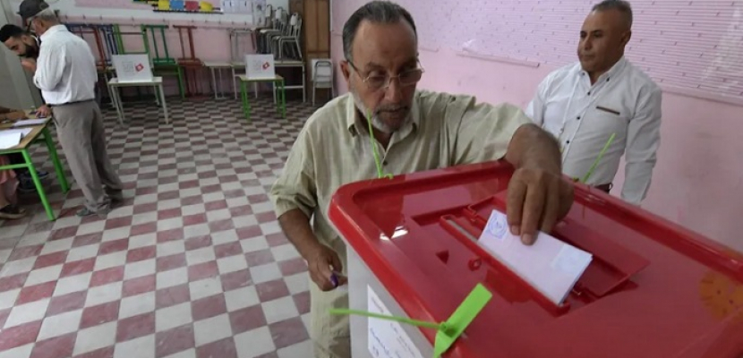 هيئة الانتخابات بتونس: 6.32% نسبة إقبال الناخبين بالداخل على الاستفتاء ومد فترة التصويت بالخارج