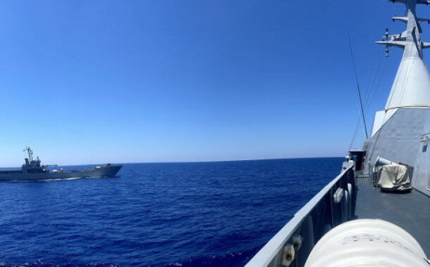 القوات البحرية المصرية واليونانية تنفذان تدريبا بحريا عابرا بنطاق الأسطول الشمالي
