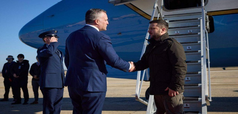 الرئيس الأوكراني يلتقي نظيره البولندي خلال رحلة عودته من الولايات المتحدة