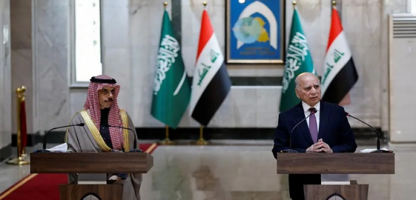 خلال مؤتمر صحفي مع نظيره العراقي.. وزير الخارجية السعودي: العراق يلعب دورا أساسيا في استقرار المنطقة