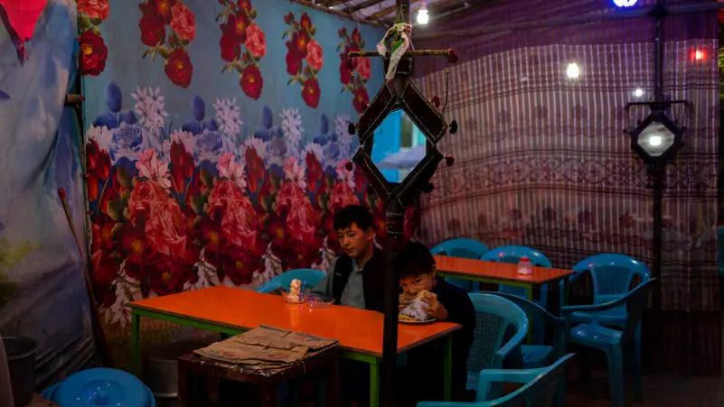 بقرار من طالبان.. المطاعم المفتوحة في هيرات للرجال فقط