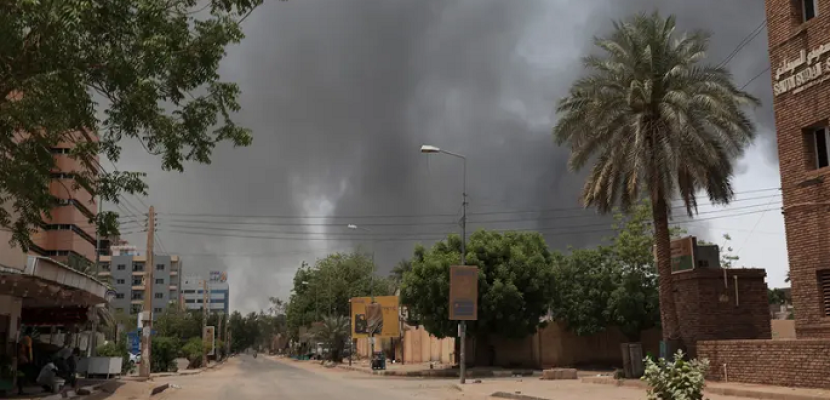 احتدام الاشتباكات في السودان .. وعدد الضحايا يقترب من 100