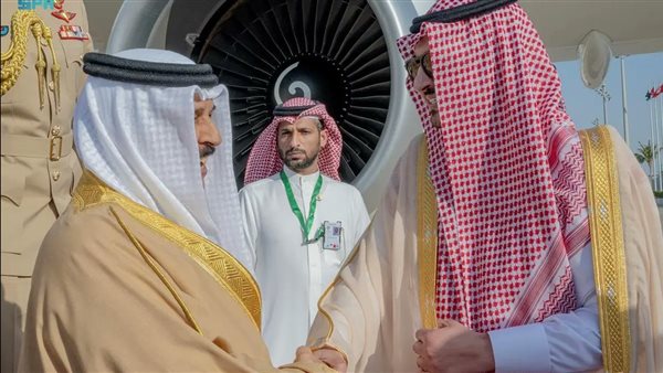 ملك البحرين يصل جدة للمشاركة فى القمة العربية