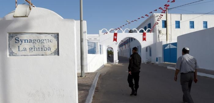 5 قتلى و 10 مصابين في هجوم نفذه رجل أمن قرب معبد يهودي في جربة بتونس