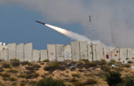 إطلاق صواريخ من غزة تجاه إسرائيل إثر قصف المدفعية الإسرائيلية لموقع عسكري بالقطاع