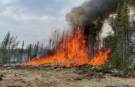 السلطات الكندية تخلي مدينة يلونايف جراء الحرائق