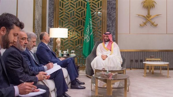 ولي العهد السعودي يستقبل وزير الخارجية الإيراني ويبحثان سبل تعزيز التعاون