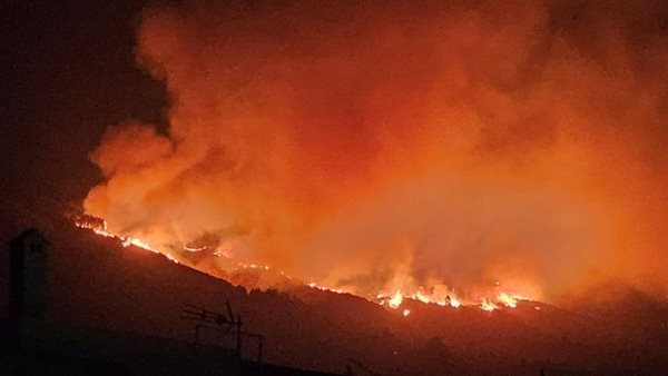 إسبانيا.. حرائق غابات في جزيرة تينيريفي تتسبب في إجلاء الآلاف