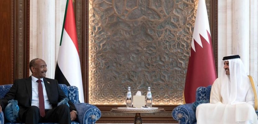أمير قطر يدعو في لقاء مع البرهان بالدوحة إلى “انتهاج الحوار لتجاوز الخلافات”
