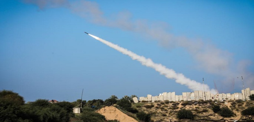 غارات إسرائيلية مكثفة على غزة .. والقسام تٌطلق صواريخها نحو عسقلان
