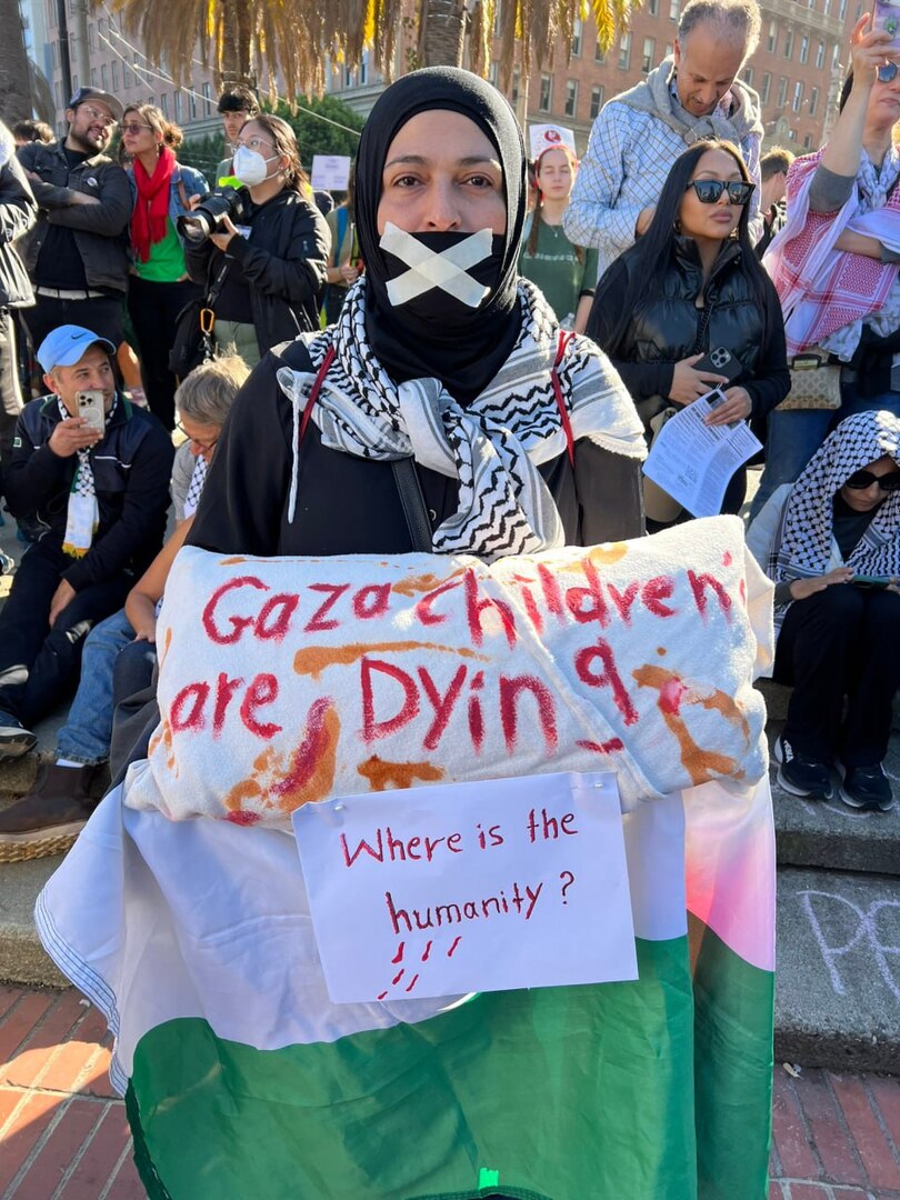 تظاهر المئات في سان فرانسيسكو احتجاجًا على قمة “ابيك” والحرب الإسرائيلية على غزة