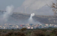 استمرار القصف المتبادل بين حزب الله وإسرائيل واستهداف قاعدة إسرائيلية بعشرات الصواريخ