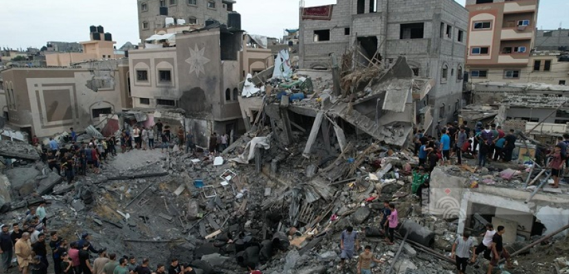 في اليوم الـ103 من العدوان على غزة .. سقوط عشرات الشهداء قصف مربعات سكنية واستمرار انقطاع الاتصالات والانترنت