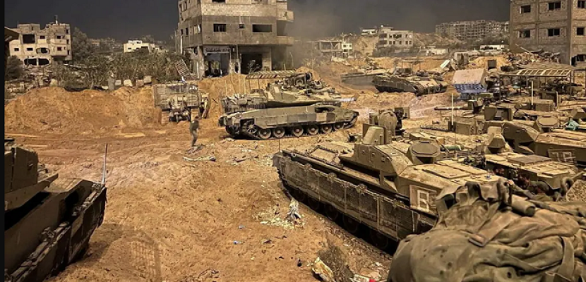 الجيش الإسرائيلي يحاصر خان يونس وسط معارك عنيفة .. ويعلن ارتفاع قتلى العملية البرية إلى 84