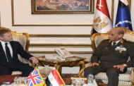 الفريق أول محمد زكي يلتقي وزير الدفاع البريطاني