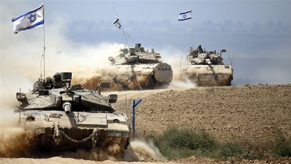 فصائل فلسطينية تعلن تدمير3 دبابات من طراز ميركافا بعبوات ناسفة بخان يونس