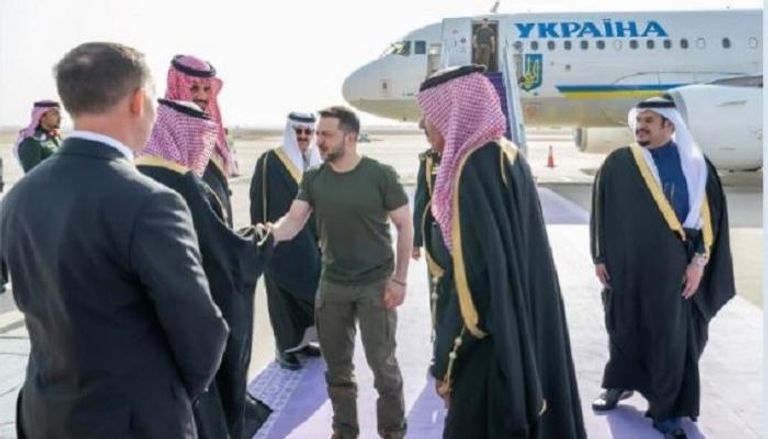 الرئيس الأوكراني يصل إلى السعودية في «زيارة عمل»