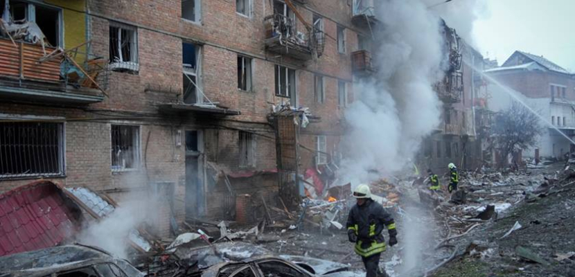 مقتل وإصابة 17 شخصًا في هجوم صاروخي روسي على العاصمة الأوكرانية كييف