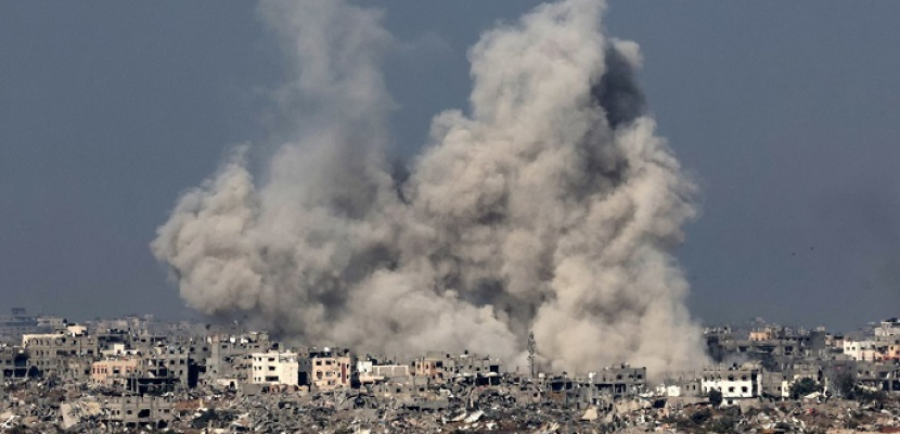قصف إسرائيلي عنيف على غزة.. والقسام تؤكد أنها تخوض معارك ضارية ضد الاحتلال